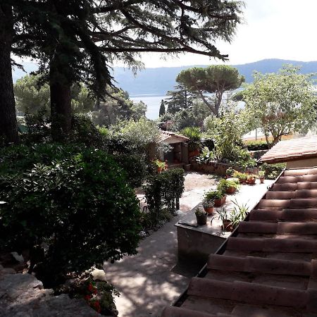 Bed&Breakfast "Fiorella" Sul Lago Castel Gandolfo Exterior photo
