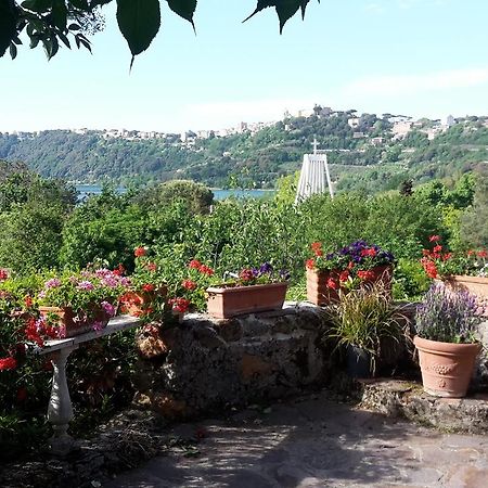 Bed&Breakfast "Fiorella" Sul Lago Castel Gandolfo Exterior photo